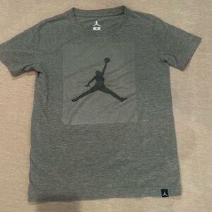 Jordan T-shirt kids size small